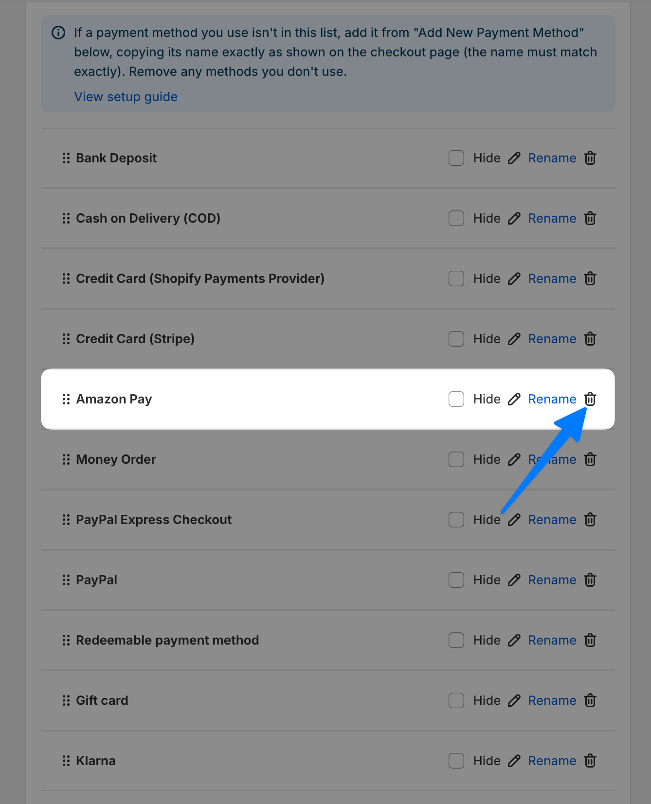 The payment method list highlighting the Amazon Pay row, with an arrow pointing to the trash (delete) icon on the right